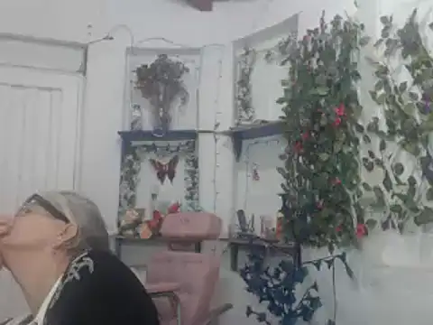 FunnyGrandma online show from January 2025 01:32:01 AM