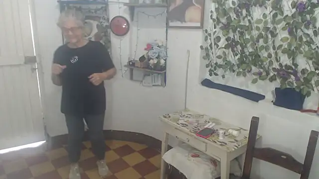 FunnyGrandma online show from February 2026 04:54:01 PM