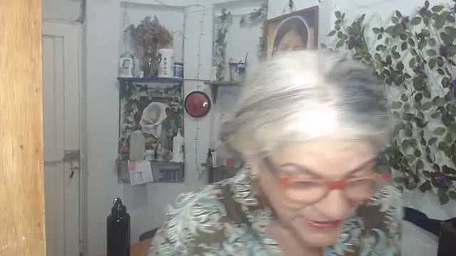 FunnyGrandma online show from May 2026 12:19:01 AM