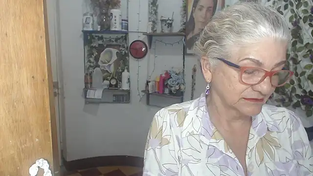 FunnyGrandma online show from May 2026 02:29:01 AM