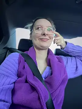 Snapshot of The_Snowwhitee chatting on March 2025 09:16:02 AM The Snowwhitee online show from March 2025 09:16:02 AM