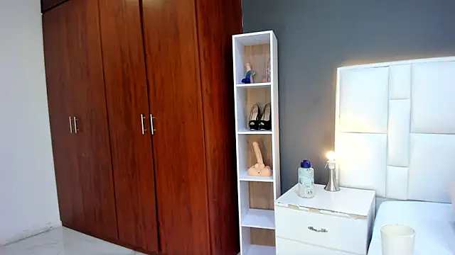 yeral2017 online show from September 2025 01:54:01 PM