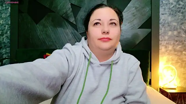 Snapshot of AleshaArabian chatting on January 2025 08:18:02 PM AleshaArabian online show from January 2025 08:18:02 PM