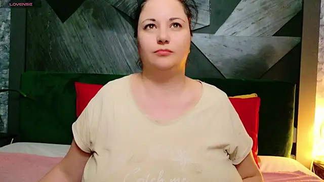 Snapshot of AleshaArabian chatting on January 2025 08:01:01 PM AleshaArabian online show from January 2025 08:01:01 PM