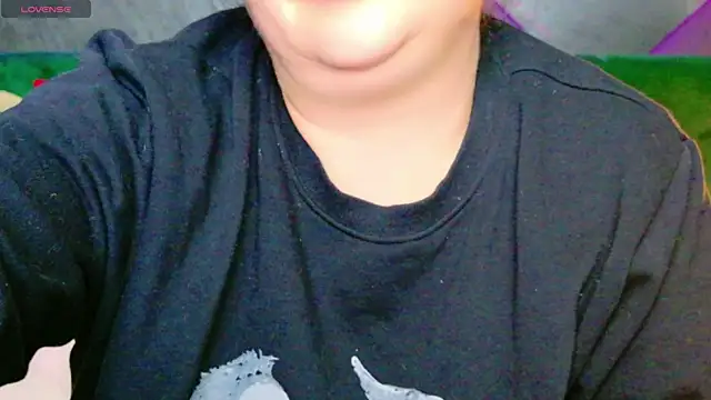 Snapshot of AleshaArabian chatting on February 2025 07:40:02 PM AleshaArabian online show from February 2025 07:40:02 PM