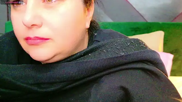 Snapshot of AleshaArabian chatting on February 2025 08:10:01 PM AleshaArabian online show from February 2025 08:10:01 PM