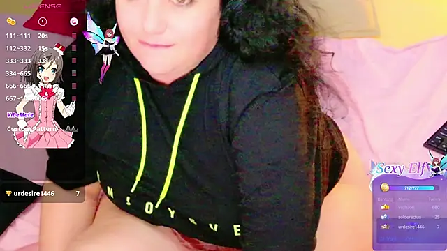 Snapshot of AleshaArabian chatting on March 2025 03:35:01 AM AleshaArabian online show from March 2025 03:35:01 AM