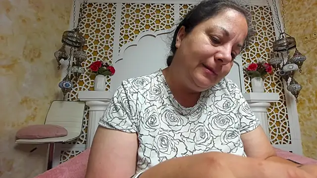 Snapshot of AleshaArabian chatting on September 2025 02:46:02 AM AleshaArabian online show from September 2025 02:46:02 AM