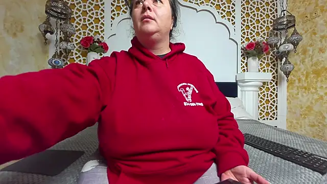 Snapshot of AleshaArabian chatting on October 2025 03:07:02 AM AleshaArabian online show from October 2025 03:07:02 AM