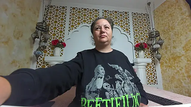 Snapshot of AleshaArabian chatting on October 2025 05:08:01 AM AleshaArabian online show from October 2025 05:08:01 AM