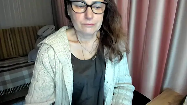 lauraoven online show from February 2026 07:47:01 AM