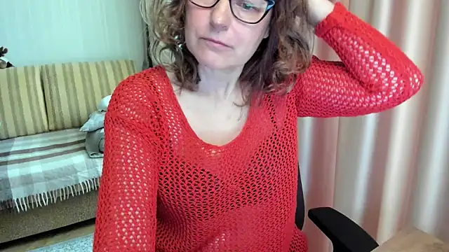 lauraoven online show from May 2026 07:48:02 AM