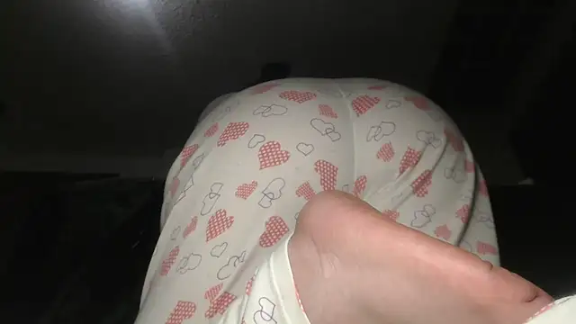 Snapshot of prettyangelsquirt chatting on November 2025 01:29:02 PM prettyangelsquirt online show from November 2025 01:29:02 PM