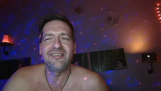 Snapshot of matrikes1 chatting on December 2024 09:45:02 PM matrikes1 online show from December 2024 09:45:02 PM