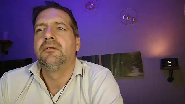 Snapshot of matrikes1 chatting on December 2024 07:54:02 PM matrikes1 online show from December 2024 07:54:02 PM