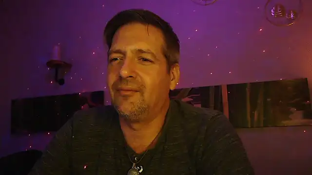 Snapshot of matrikes1 chatting on December 2024 08:47:01 PM matrikes1 online show from December 2024 08:47:01 PM