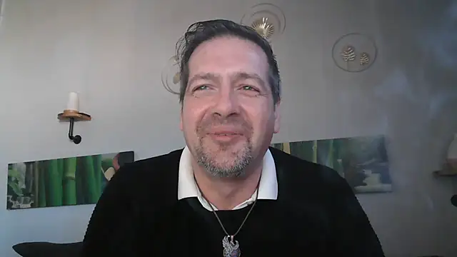 Snapshot of matrikes1 chatting on December 2024 11:10:01 AM matrikes1 online show from December 2024 11:10:01 AM