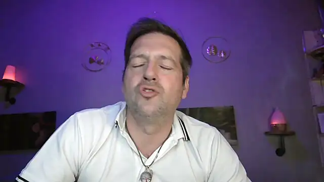 Snapshot of matrikes1 chatting on January 2025 06:48:01 PM matrikes1 online show from January 2025 06:48:01 PM