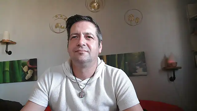 Snapshot of matrikes1 chatting on January 2025 01:04:02 PM matrikes1 online show from January 2025 01:04:02 PM