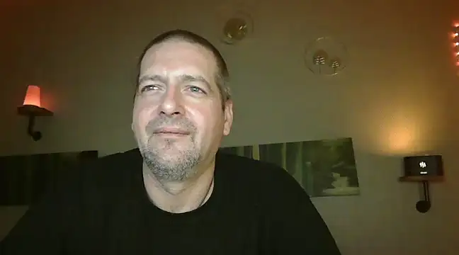 Snapshot of matrikes1 chatting on February 2025 09:46:02 PM matrikes1 online show from February 2025 09:46:02 PM