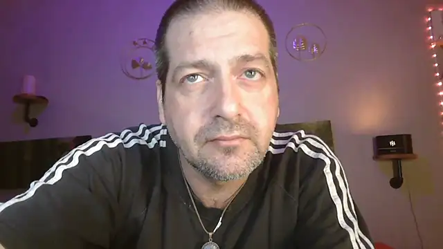 Snapshot of matrikes1 chatting on February 2025 05:32:02 PM matrikes1 online show from February 2025 05:32:02 PM