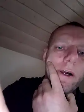 Snapshot of Kw8585kw chatting on January 2026 03:17:01 PM Kw8585kw online show from January 2026 03:17:01 PM