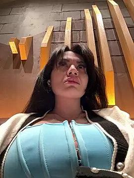 Snapshot of Wet__Bunny chatting on February 2025 06:33:01 AM Wet Bunny online show from February 2025 06:33:01 AM