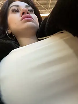 Snapshot of Wet__Bunny chatting on March 2025 09:41:01 AM Wet Bunny online show from March 2025 09:41:01 AM