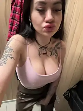 Snapshot of Wet__Bunny chatting on March 2025 09:38:02 AM Wet Bunny online show from March 2025 09:38:02 AM