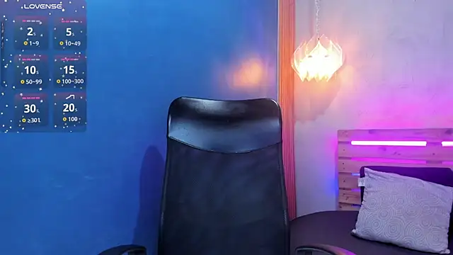 niky doll  online show from December 2025 01:31:01 PM