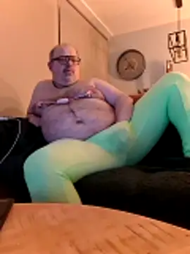 Snapshot of Bibear197511 chatting on November 2025 06:08:01 PM Bibear197511 online show from November 2025 06:08:01 PM