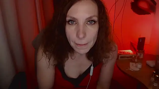 Snapshot of JohansonKatie chatting on January 2025 07:00:02 AM JohansonKatie online show from January 2025 07:00:02 AM