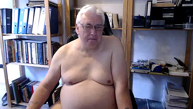 SchwanzhureXXL online show from June 2026 07:51:01 AM