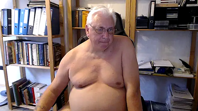 SchwanzhureXXL online show from June 2026 03:29:01 PM