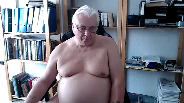 SchwanzhureXXL online show from August 2026 02:26:02 PM