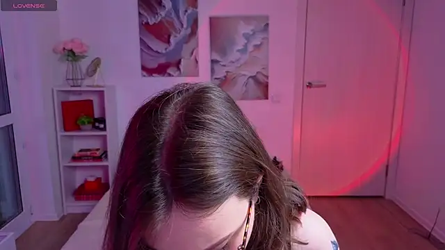 MilenaSaint online show from October 2025 04:20:02 AM