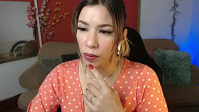 ms sofia x online show from December 2024 06:27:01 PM