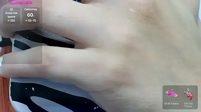 Snapshot of ninaa_fox chatting on January 2025 04:08:02 PM ninaa fox online show from January 2025 04:08:02 PM