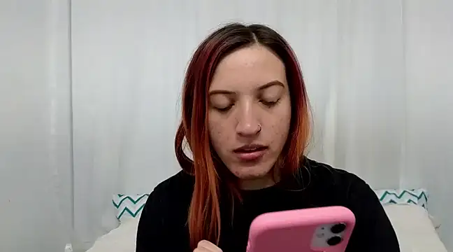 Snapshot of ninaa_fox chatting on February 2025 02:02:01 PM ninaa fox online show from February 2025 02:02:01 PM