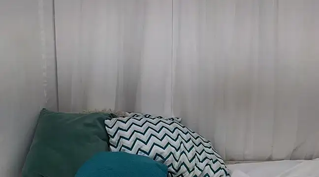 Snapshot of ninaa_fox chatting on March 2025 06:42:01 PM ninaa fox online show from March 2025 06:42:01 PM