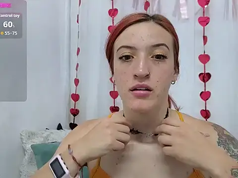 Snapshot of ninaa_fox chatting on September 2025 04:44:02 PM ninaa fox online show from September 2025 04:44:02 PM