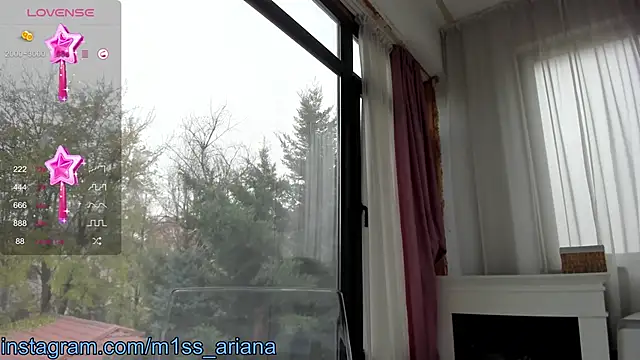 Snapshot of Miss_Ariana_ chatting on December 2024 10:36:01 AM Miss Ariana online show from December 2024 10:36:01 AM