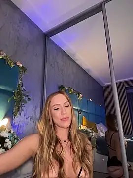 Snapshot of RockQueen_A chatting on April 2026 04:24:01 PM RockQueen A online show from April 2026 04:24:01 PM