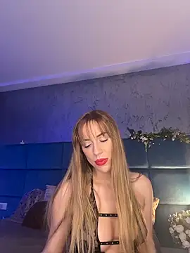 Snapshot of RockQueen_A chatting on April 2026 05:18:02 AM RockQueen A online show from April 2026 05:18:02 AM