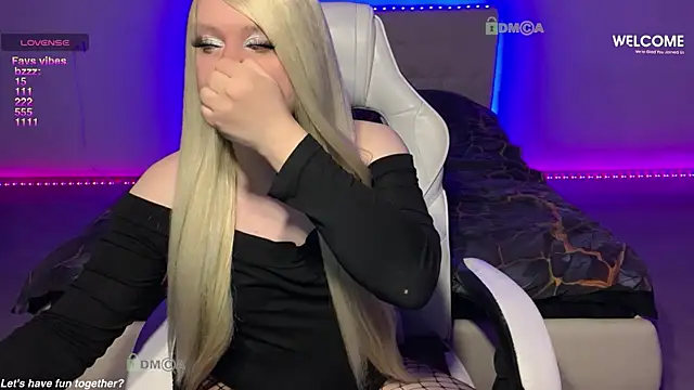 Snapshot of camsmiley chatting on April 2026 01:45:02 PM camsmiley online show from April 2026 01:45:02 PM
