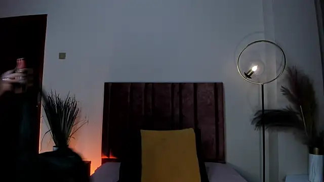 JupiteFox online show from May 2026 11:54:01 PM