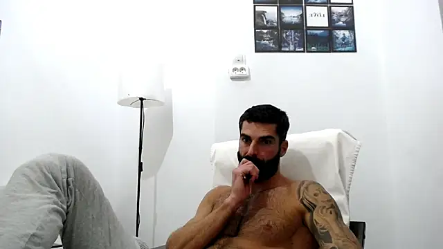 Verycutex online show from October 2025 07:23:02 PM