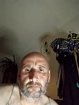 milosek81 online show from March 2026 09:43:01 PM