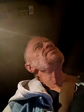 Makowboy online show from October 2025 01:38:01 AM