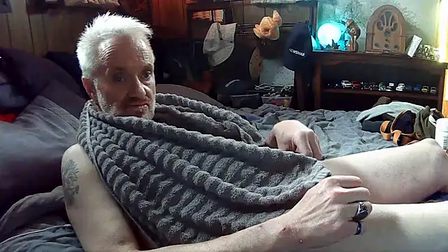 Makowboy online show from March 2026 11:01:01 PM